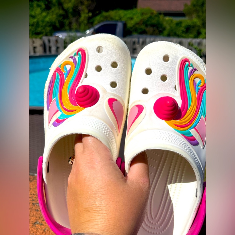 Size 3 girls unicorn crocs 🦄